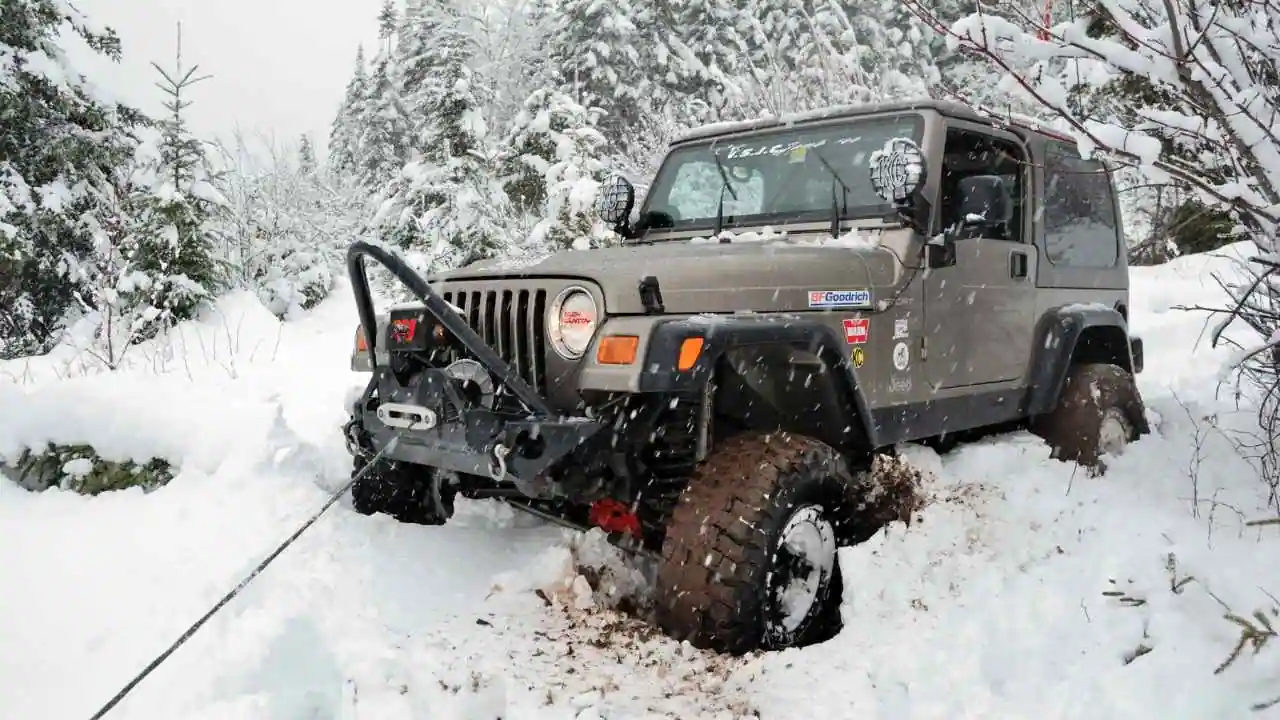 Jeep Wrangler ABS And Traction Control Light On (5 Reasons)